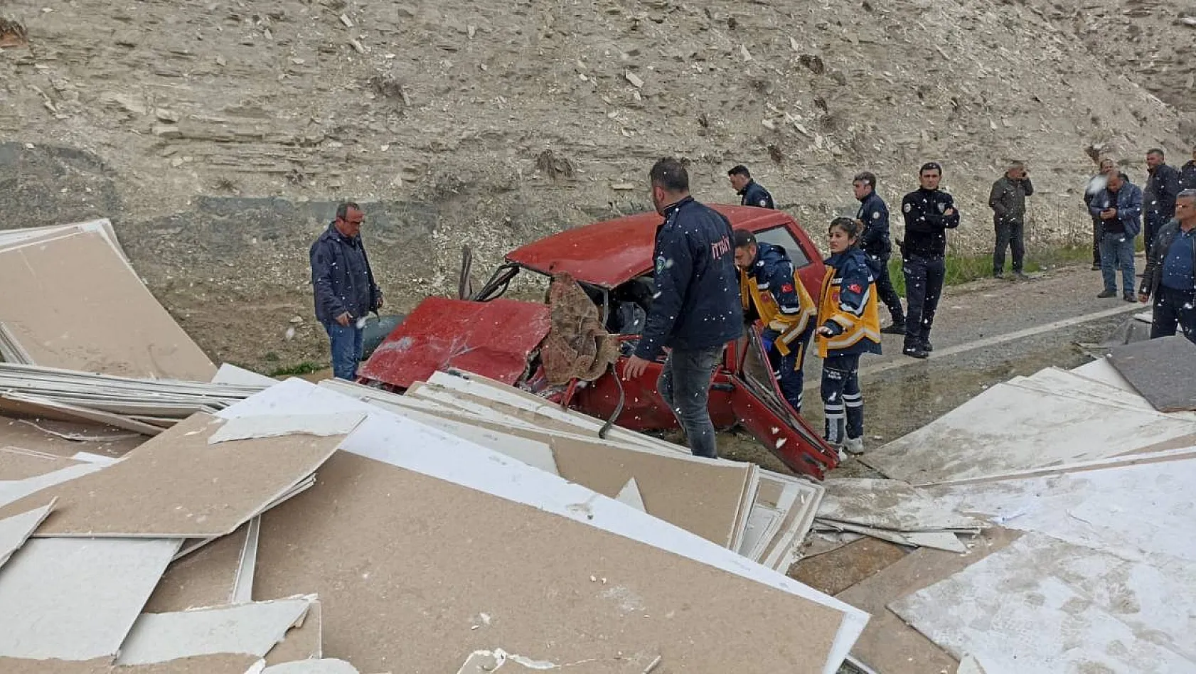 Sivas'ta korkunç kaza: Ölü ve yaralılar var