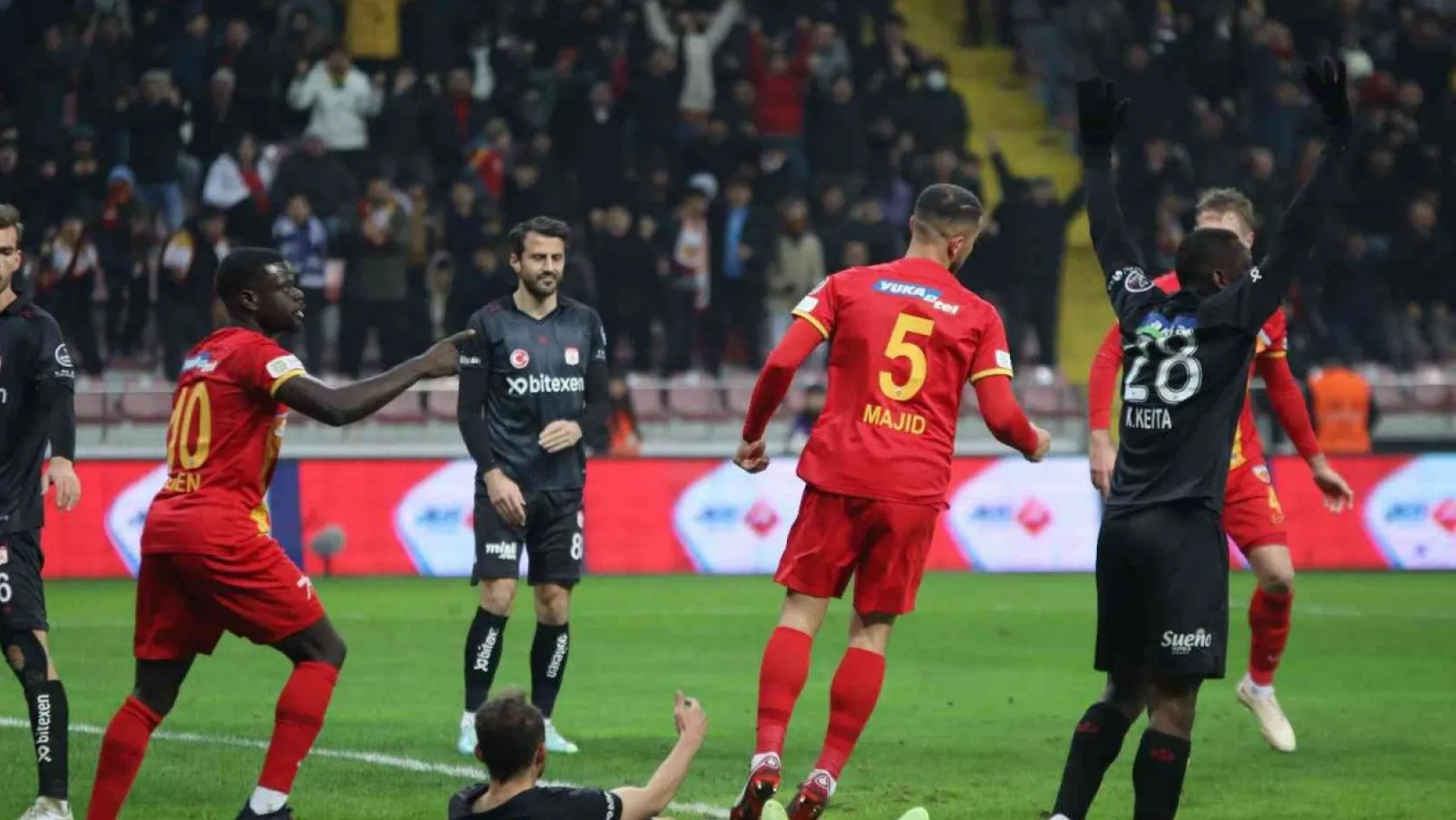 Kayserispor: 3 - Sivasspor: 0 (İlk yarı)