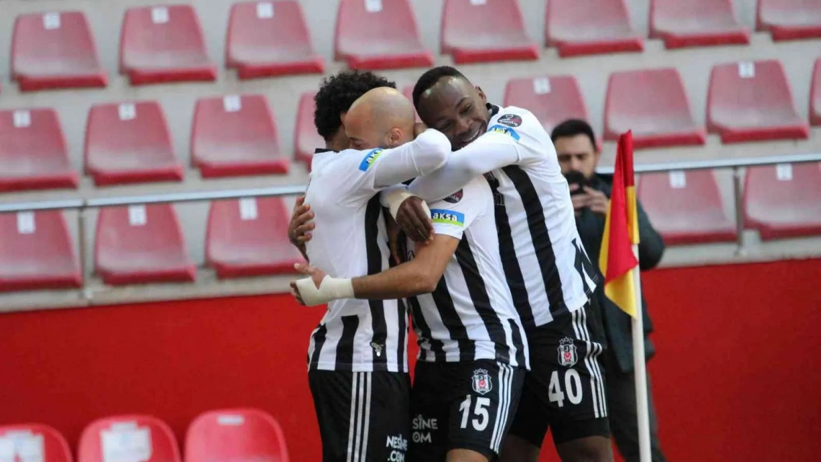 Spor Toto Süper Lig: Kayserispor: 0 - Beşiktaş: 2 (İlk yarı)