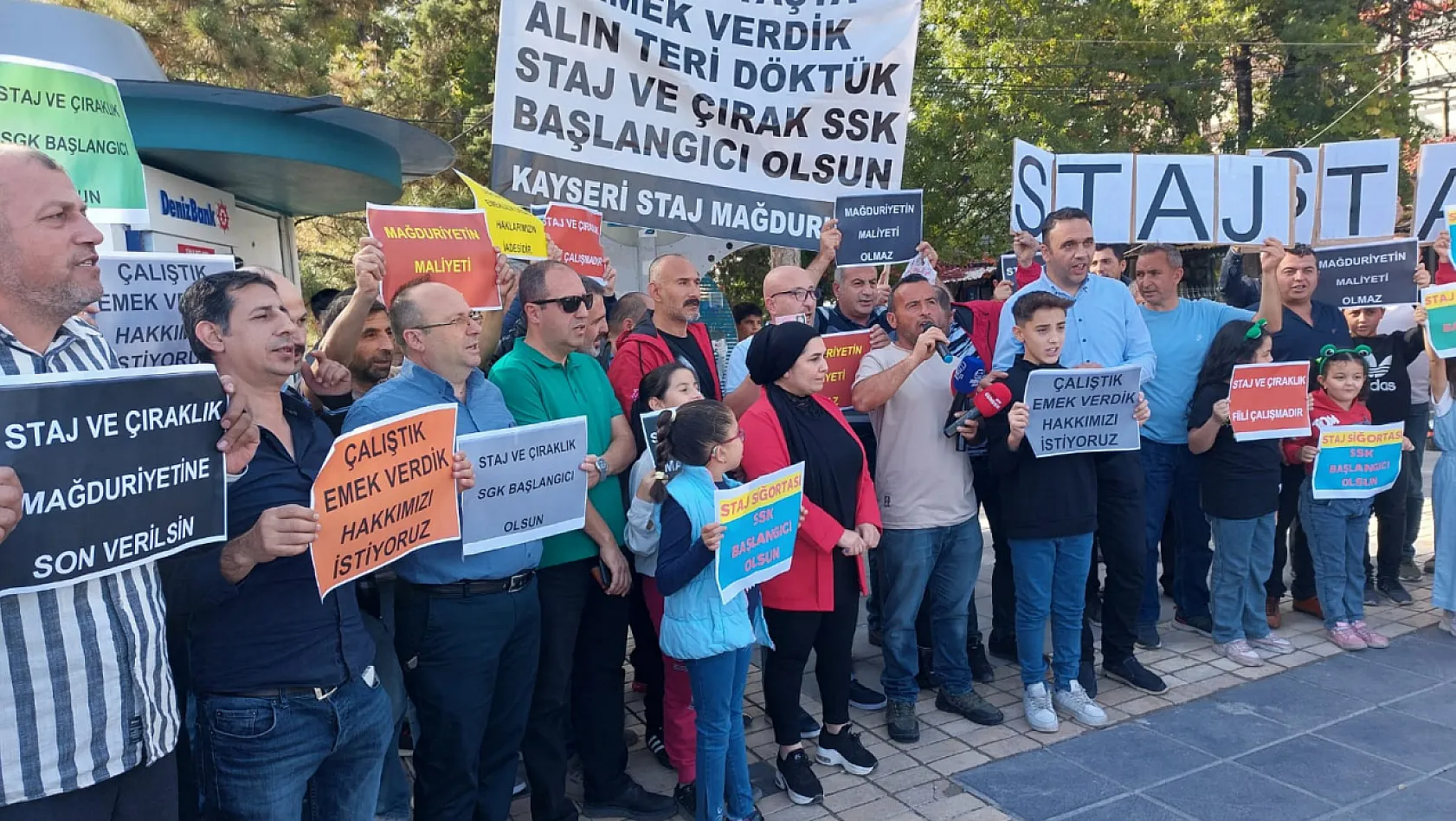'Staj ve Çıraklık Mağdurları' Kayseri Meydanında eylem yaptı!