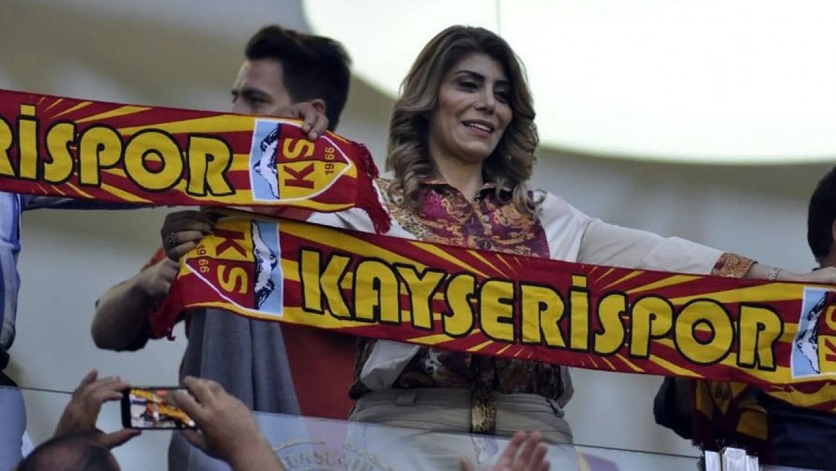 Süper Lig'in ilk kadın başkanından ayrılık sinyali
