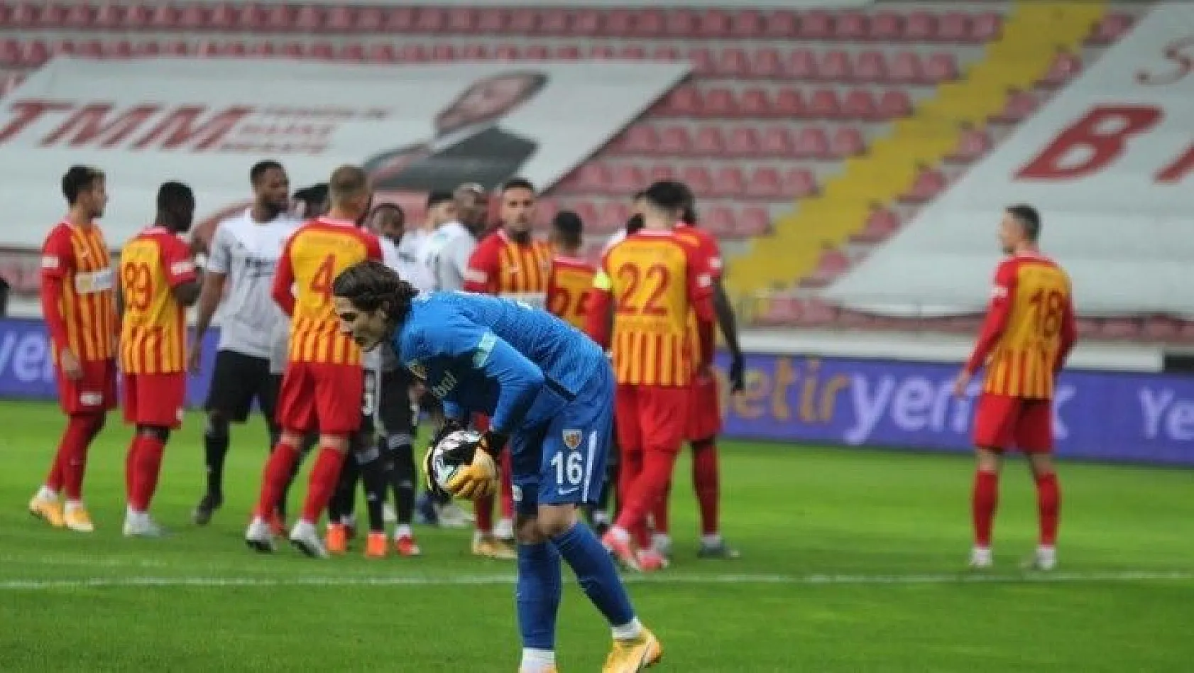 Süper Lig: Kayserispor: 0 - Beşiktaş: 0 (Maç devam ediyor)