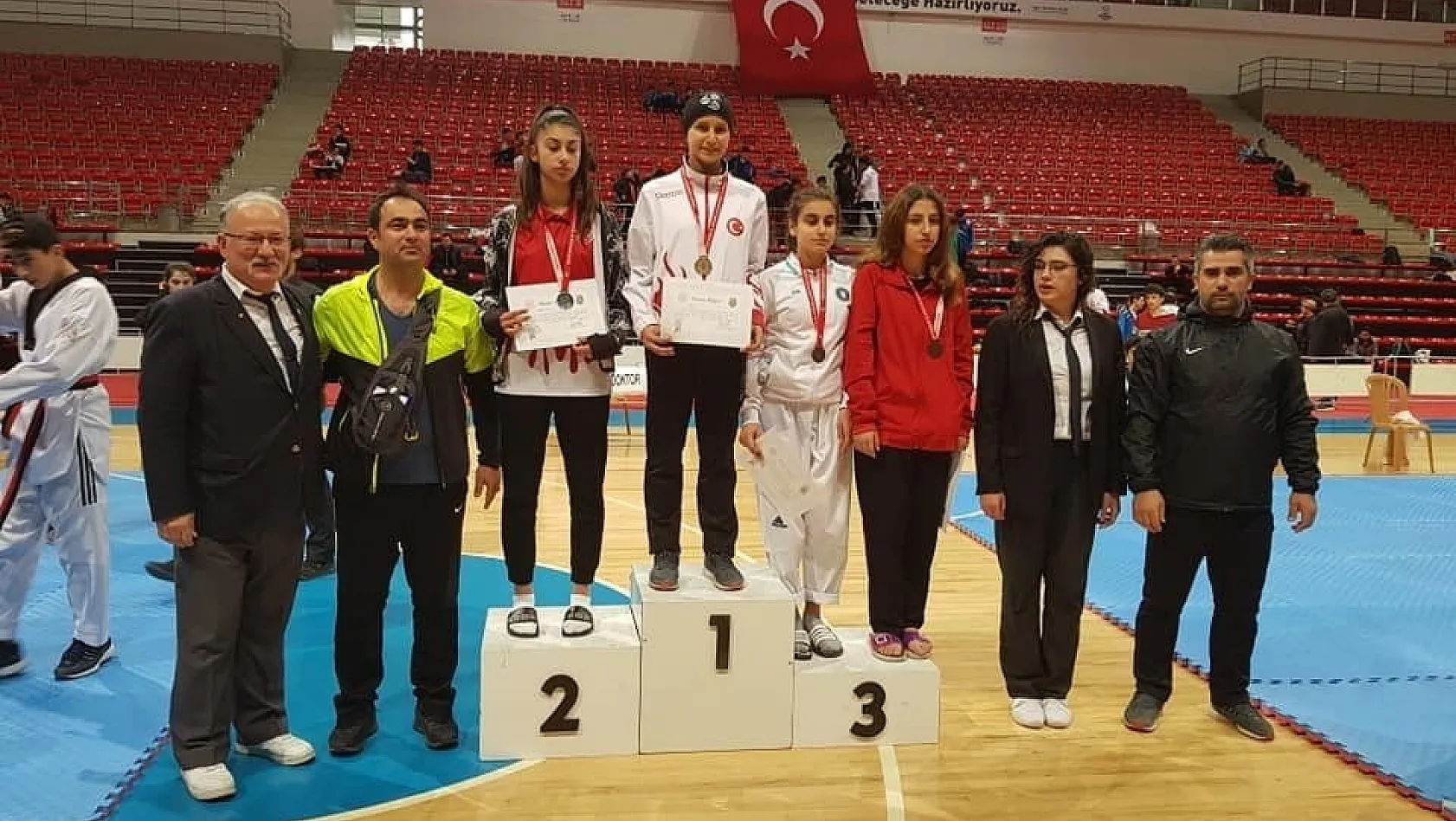 Taekwondo'da Büşra Öztürk Türkiye İkincisi