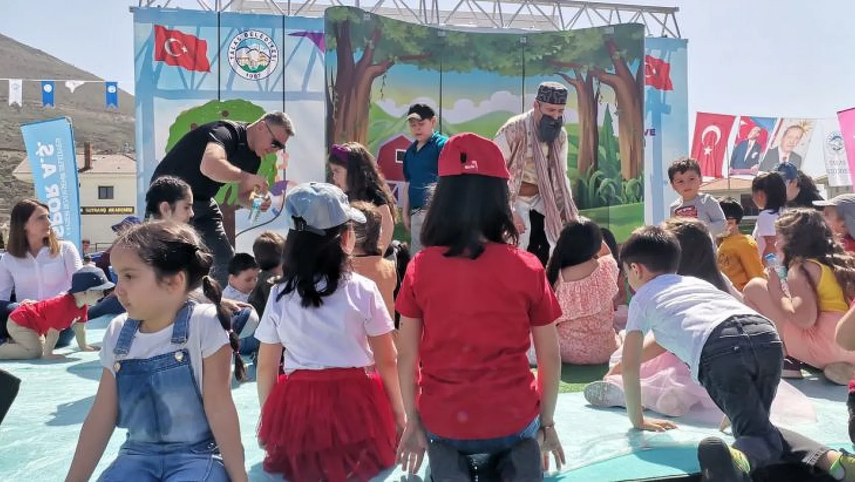 Talas Belediyesi'nin Çocuk Festivali renkli görüntüler oluşturdu