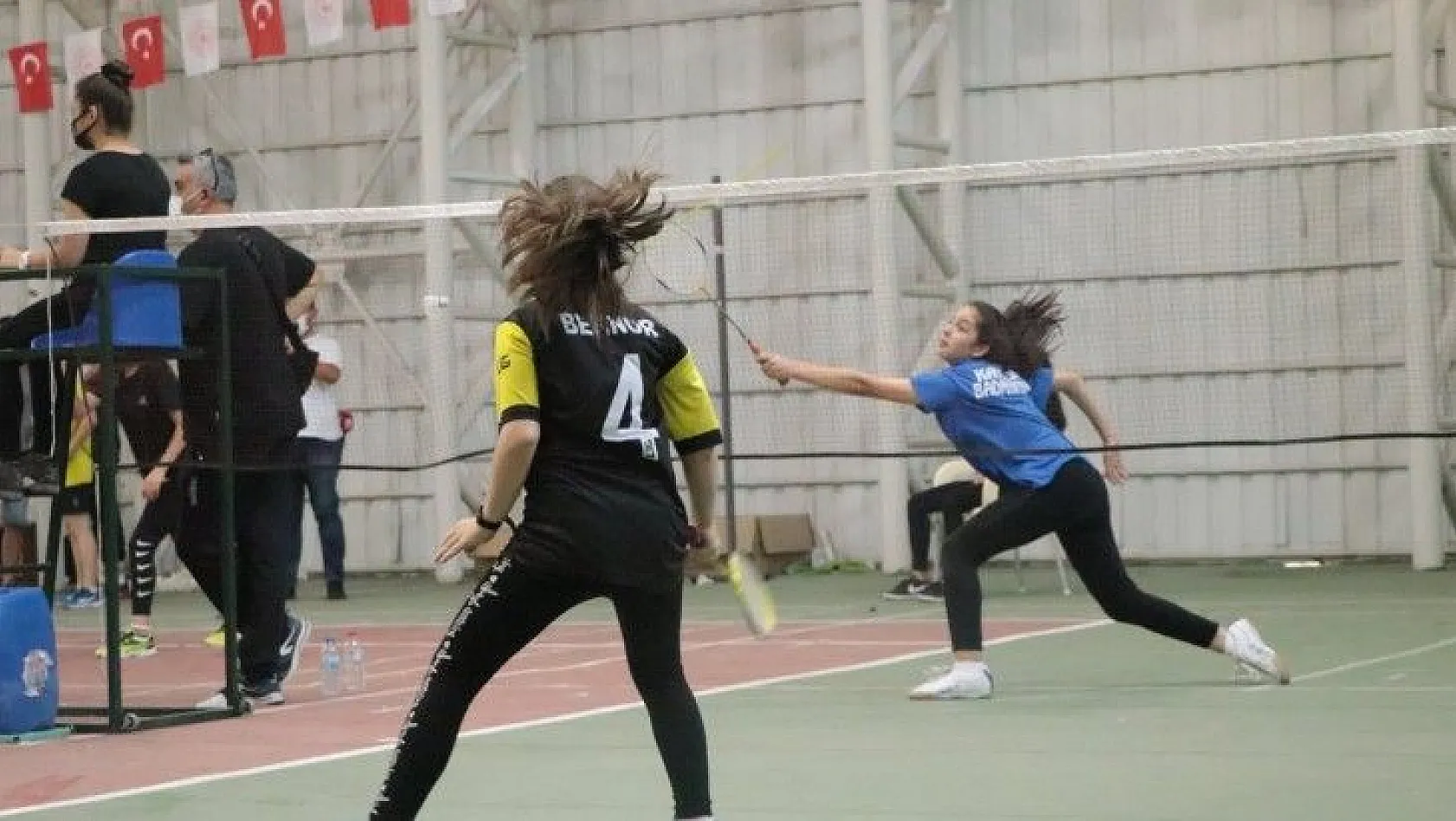 Talas'ta Badminton heyecanı başladı