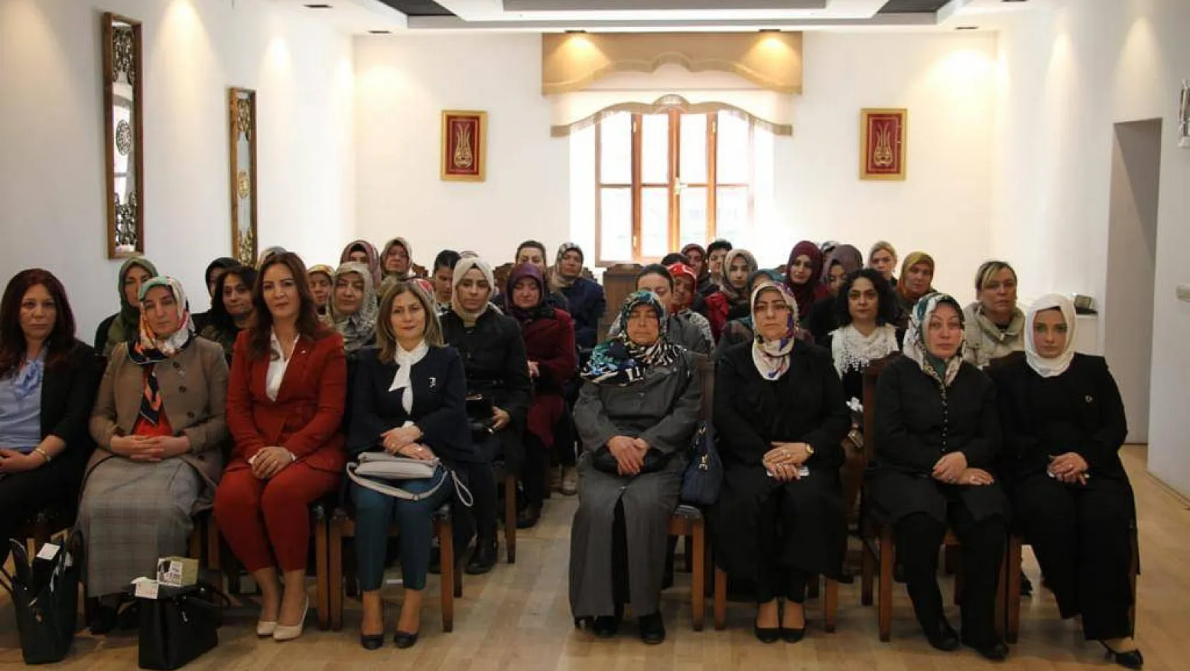 Talas'ta Cumhur İttifakı Kadınları hediyeleşti