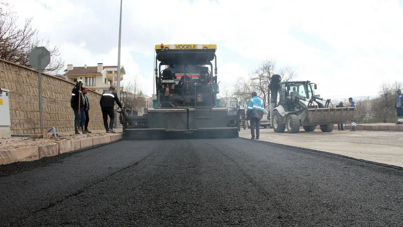 Talas'ta yeni sezon asfalt çalışmaları hızlı başladı