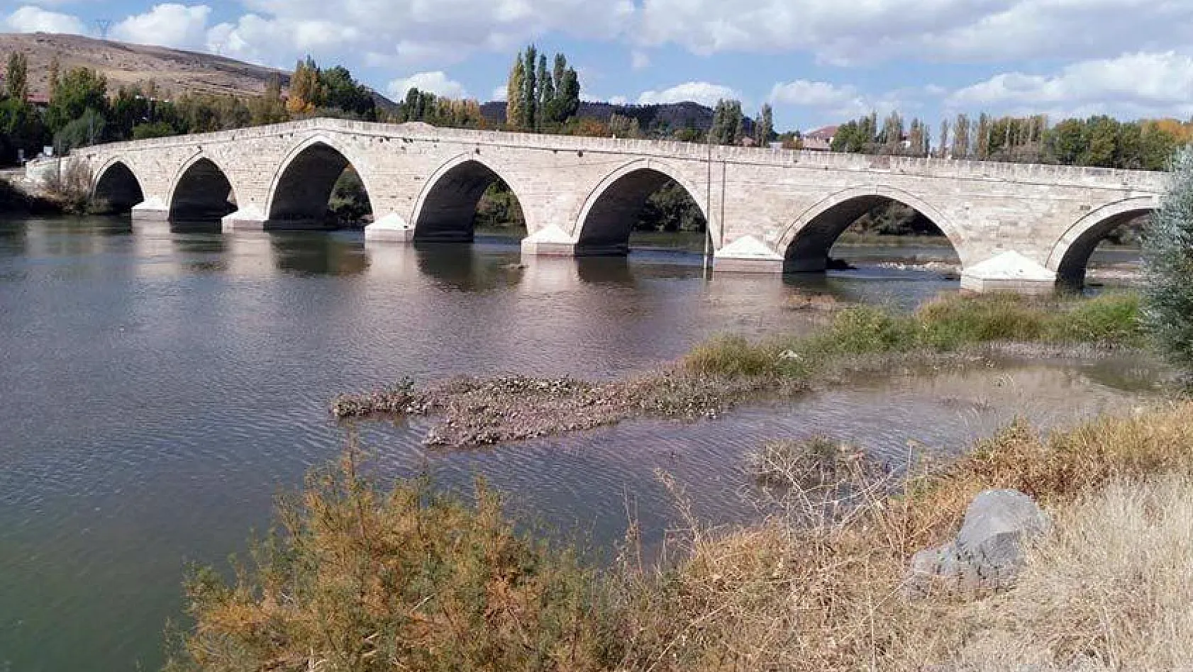Tarihi Köprü'deki artan ölümlü kazalara dubalı çözüm