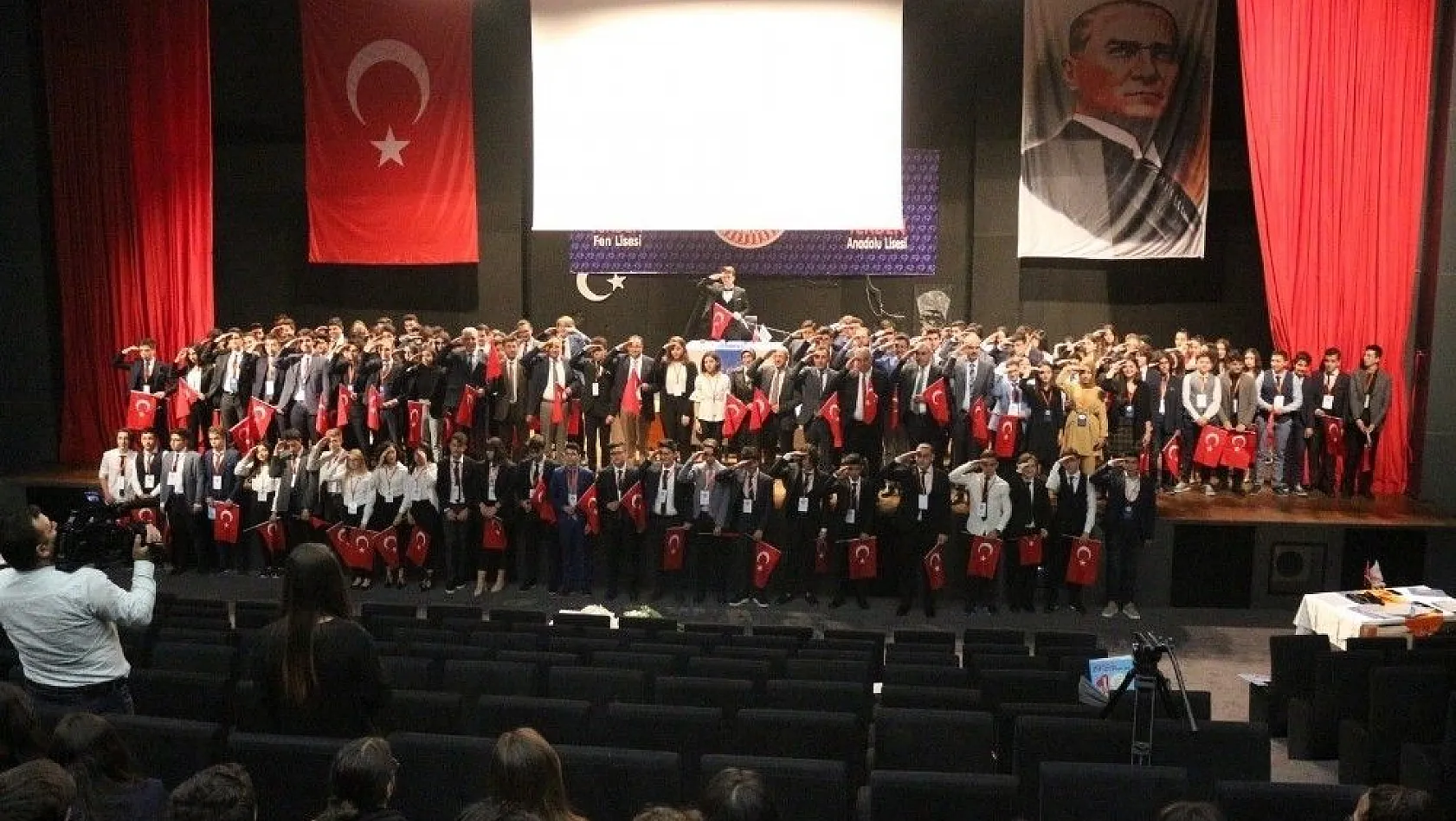 Tekden Eğitim Kurumları Yönetim Kurulu Başkanı Kemal Tekden:'Emperyalizme boyun eğmeyen tek millet Türk Milletidir'
