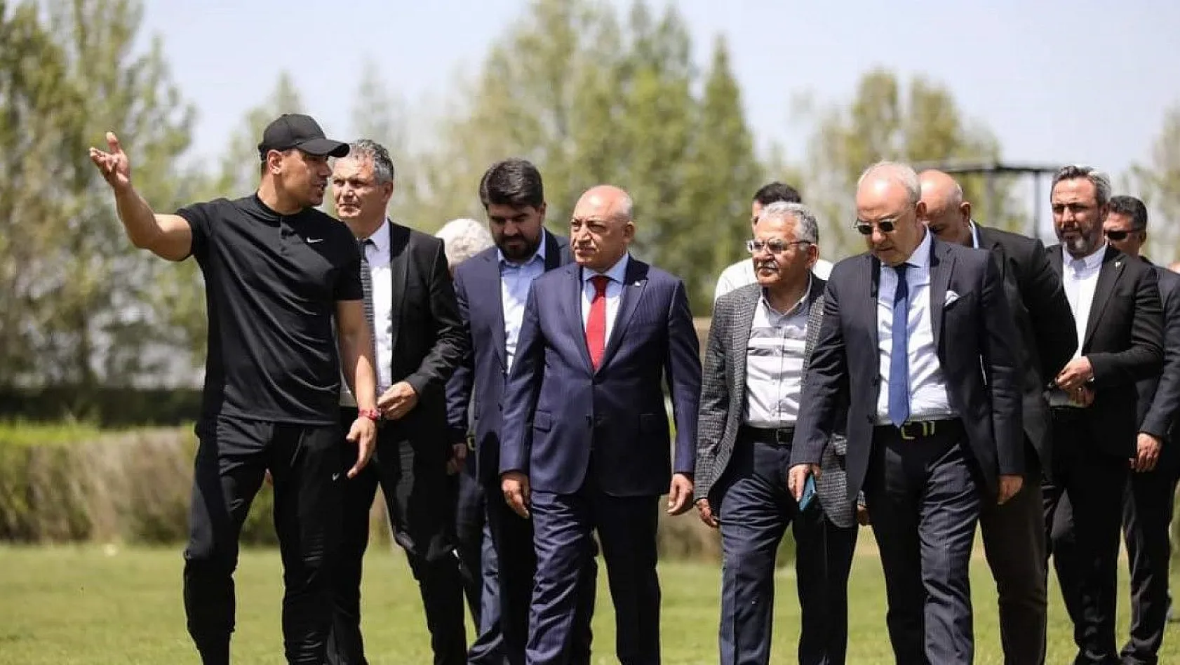 TFF Başkanı Büyükekşi'den Kayserispor'a ziyaret...