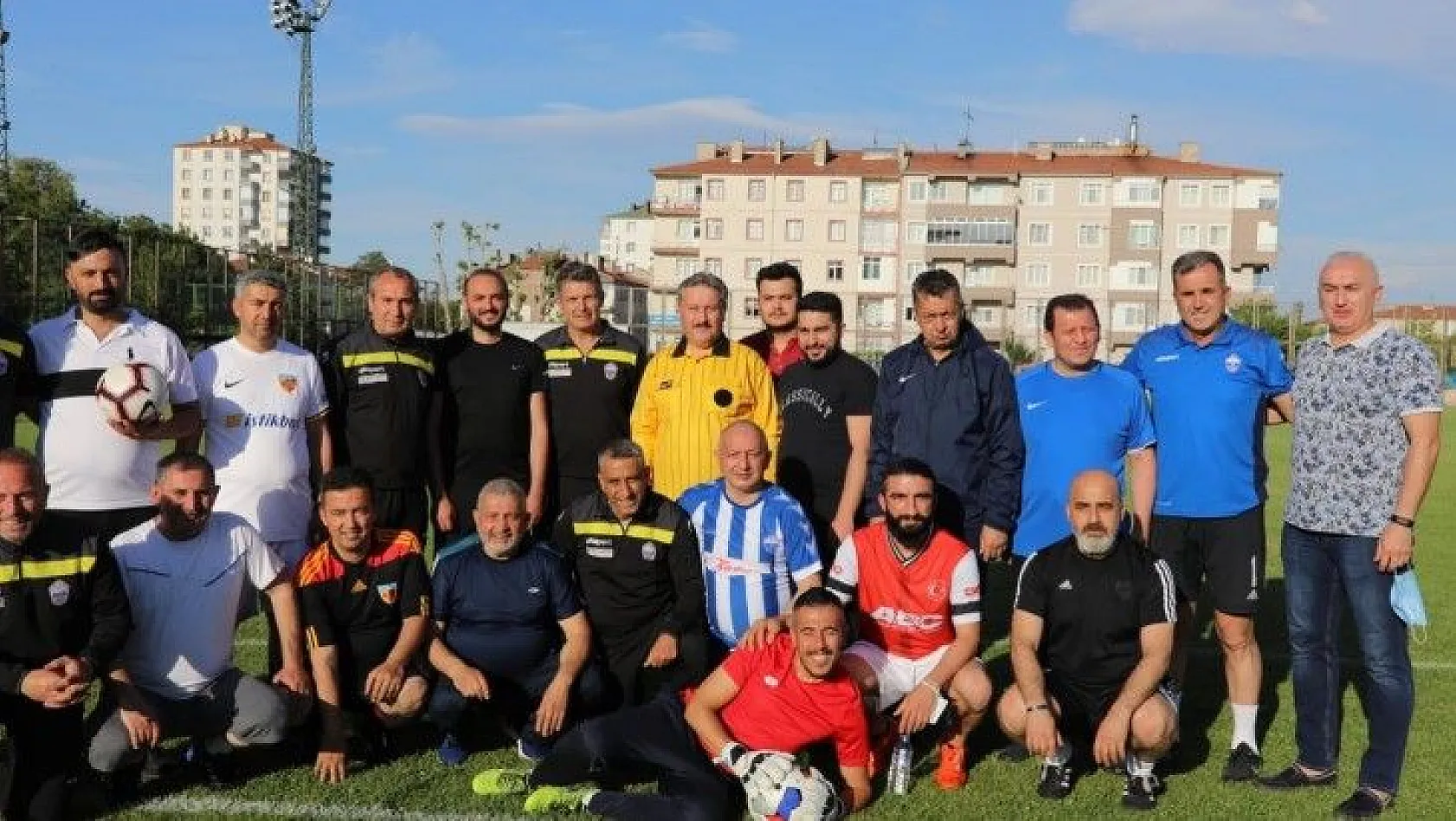 TÜFAD ve AK Parti Melikgazi İlçe Teşkilatı dostluk maçı yaptı