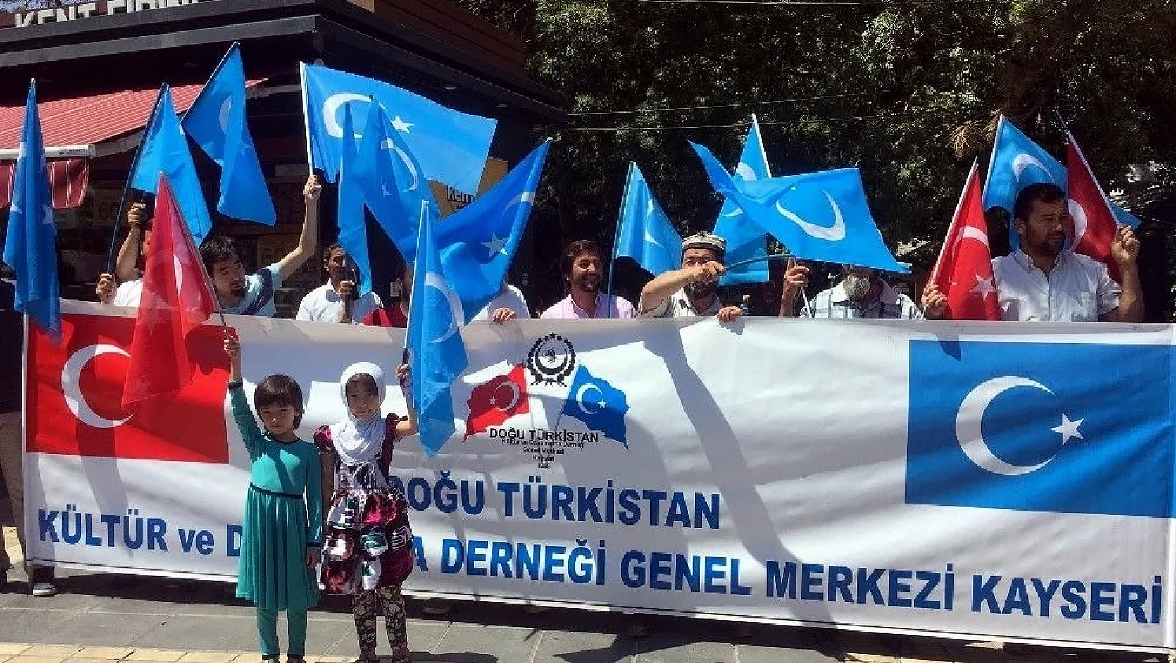 Tümtürk: 'Doğu Türkistan her gün katliam ile anılmaktan bıktı'
