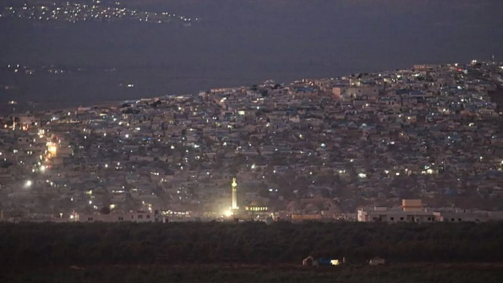 Türk askeri İdlib'de! Özel Kuvvetler ve komandolar sınırı geçti