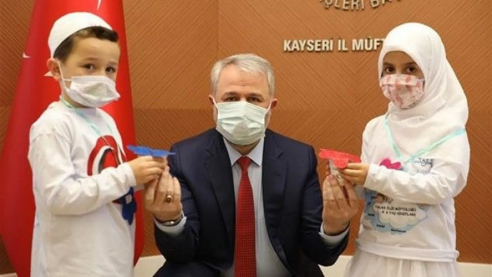 Türkiye Diyanet Vakfı'na en anlamlı destek minik öğrencilerden geldi