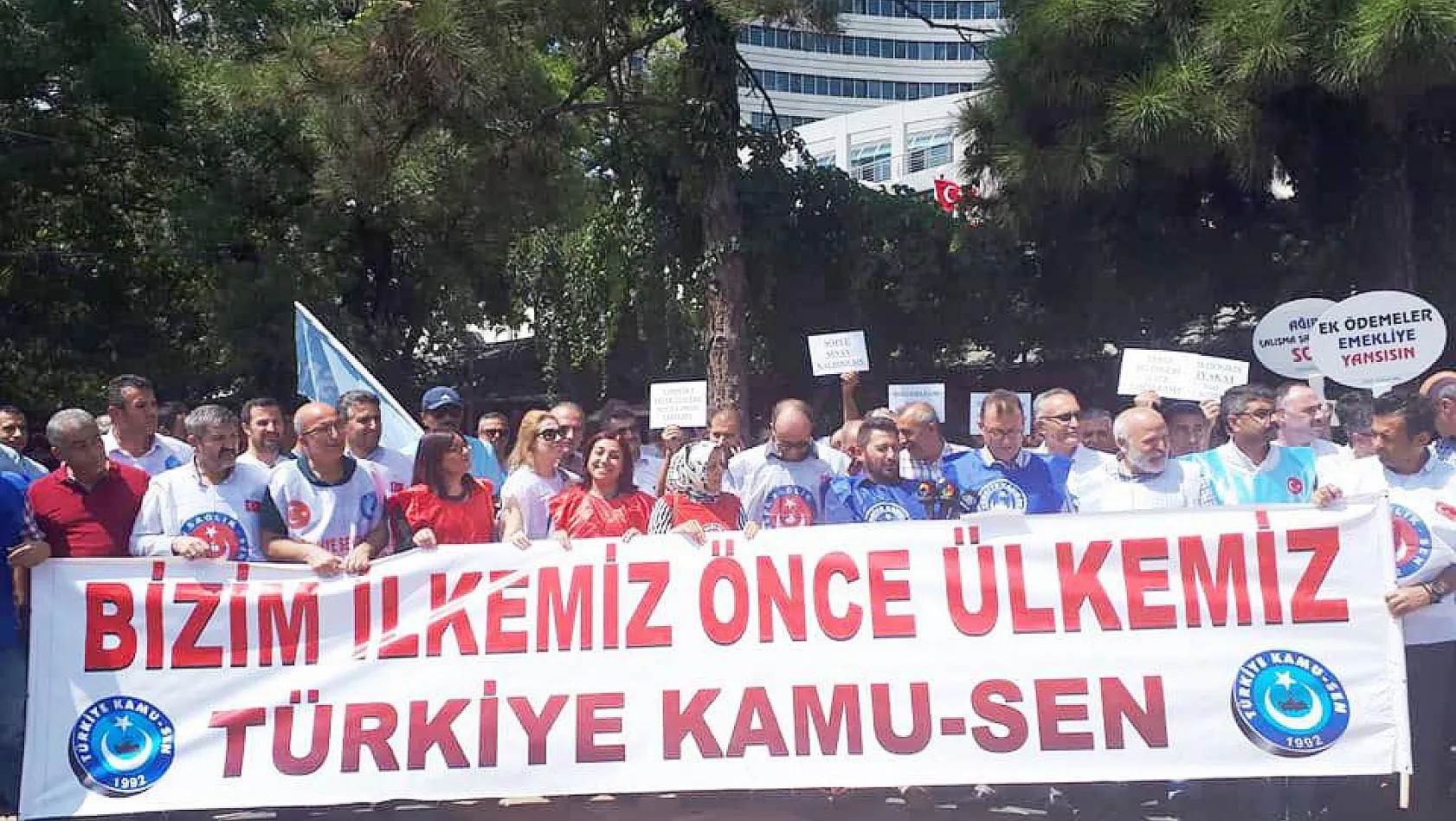  Türkiye KAMUSEN İl Temsilcisi Ünal: Daha çok fiyaskolar yaşayacağız!