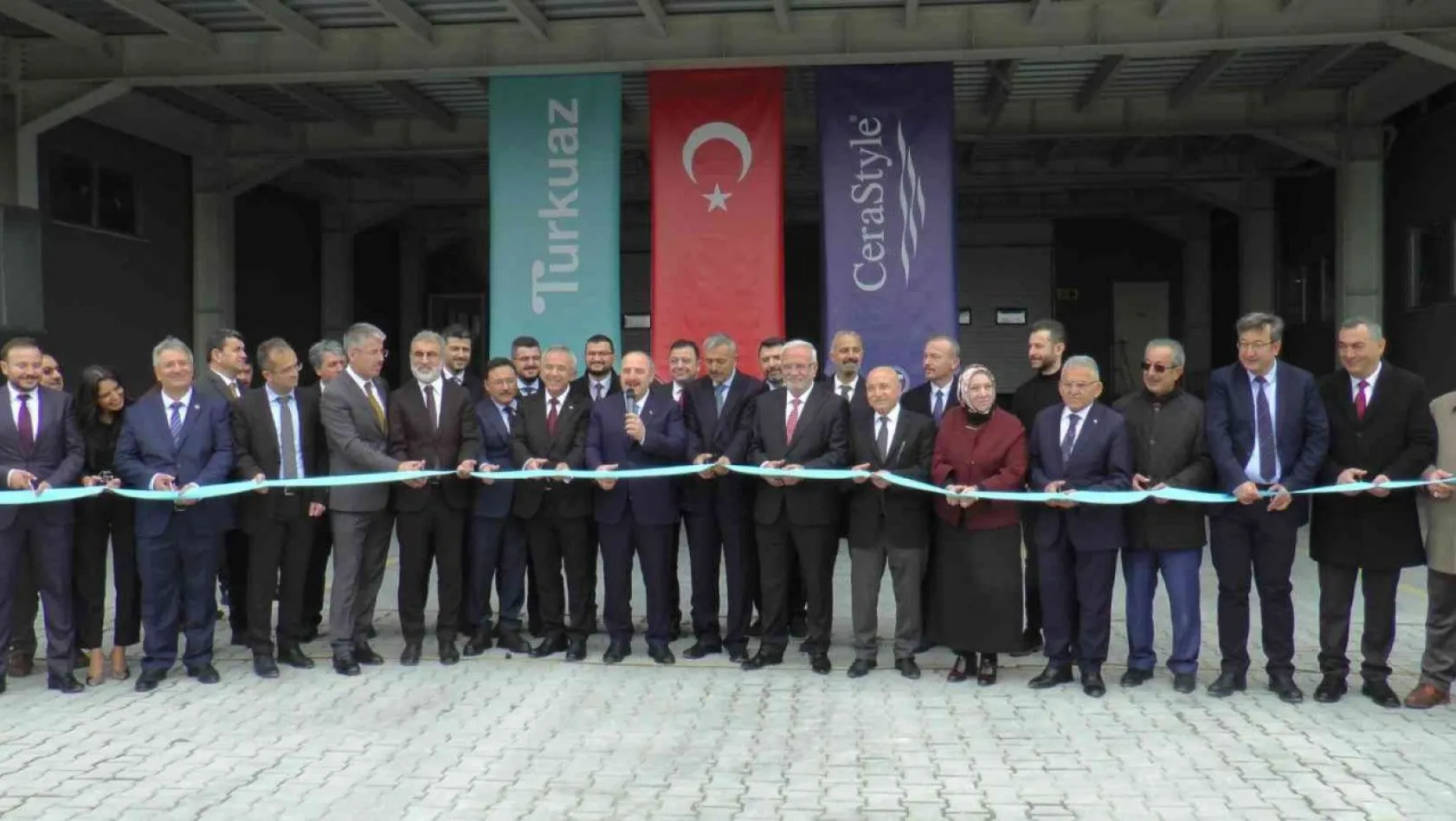 Turkuaz Seramik'in yeni fabrikası açıldı