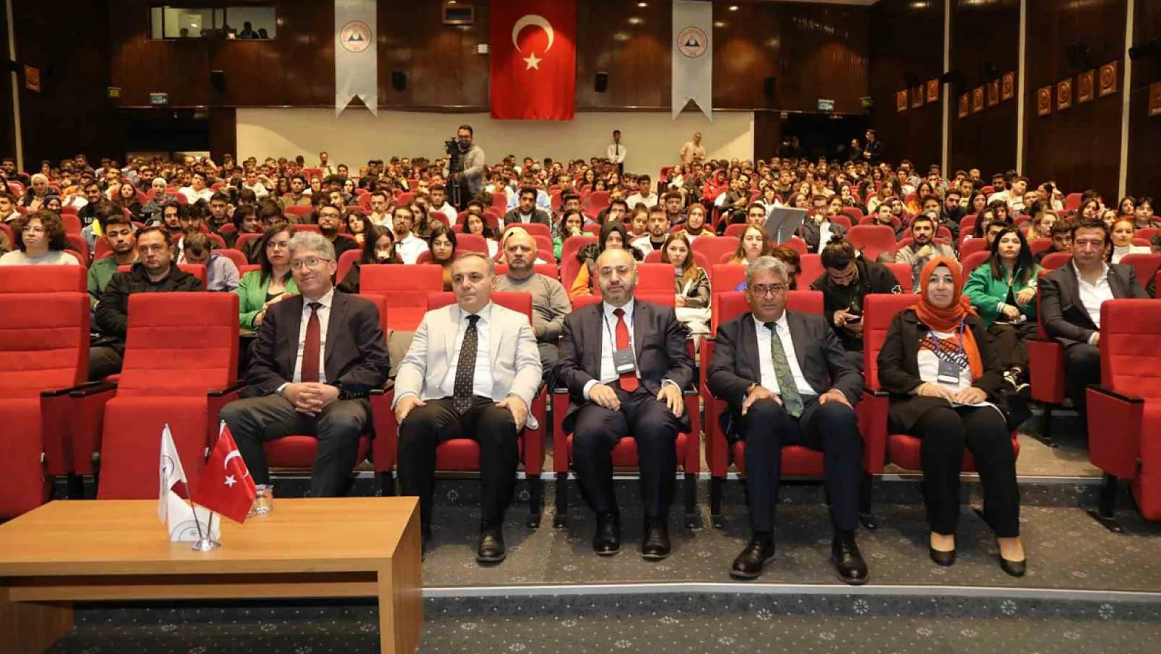 TUSAŞ Genel Müdür Yardımcısı Dr. Selman Nas, ERÜ'de Panele Katıldı