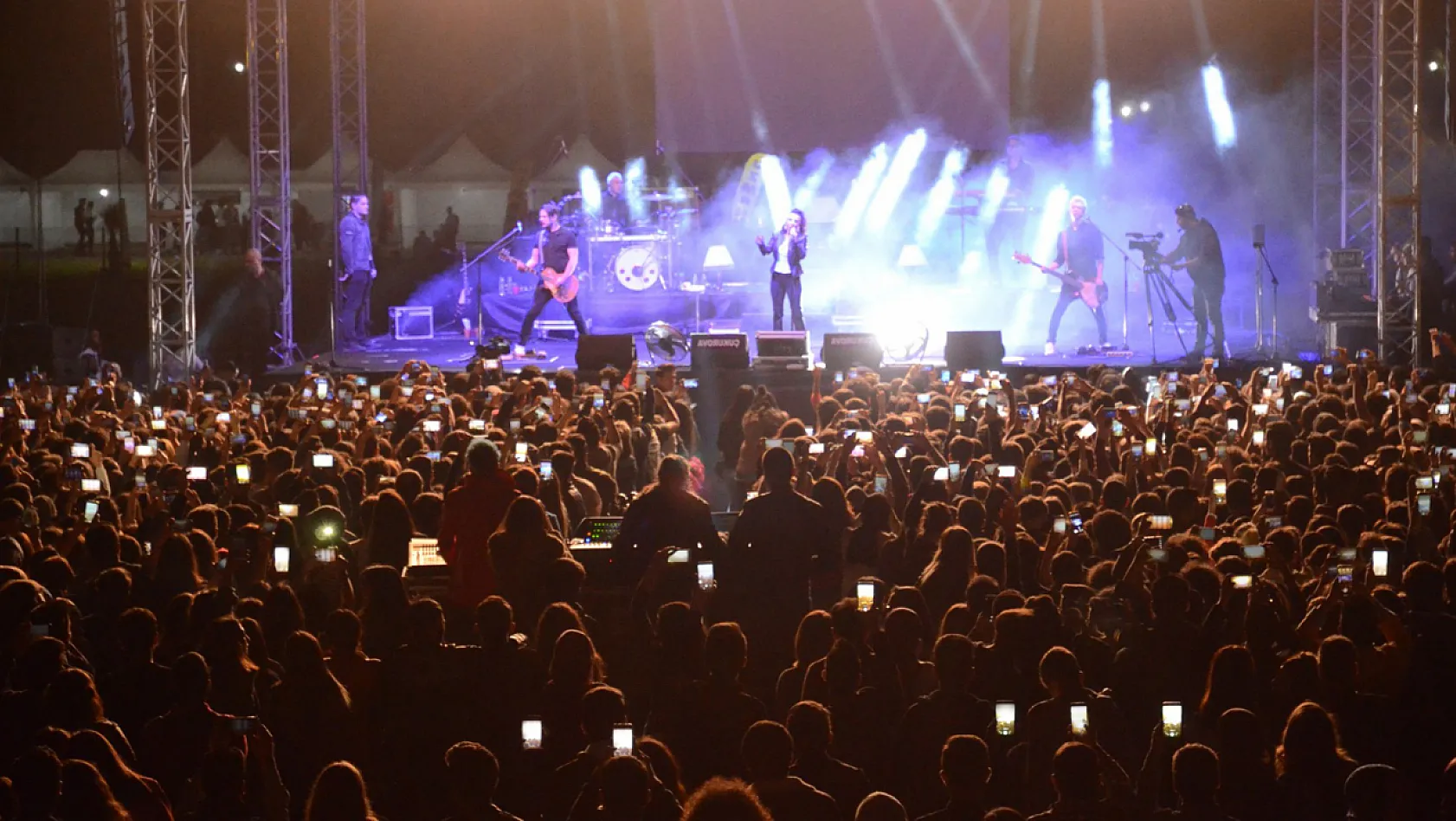 Ünlü Sanatçılar Kayseri'de Sahne Alacak – Kayseri Konser