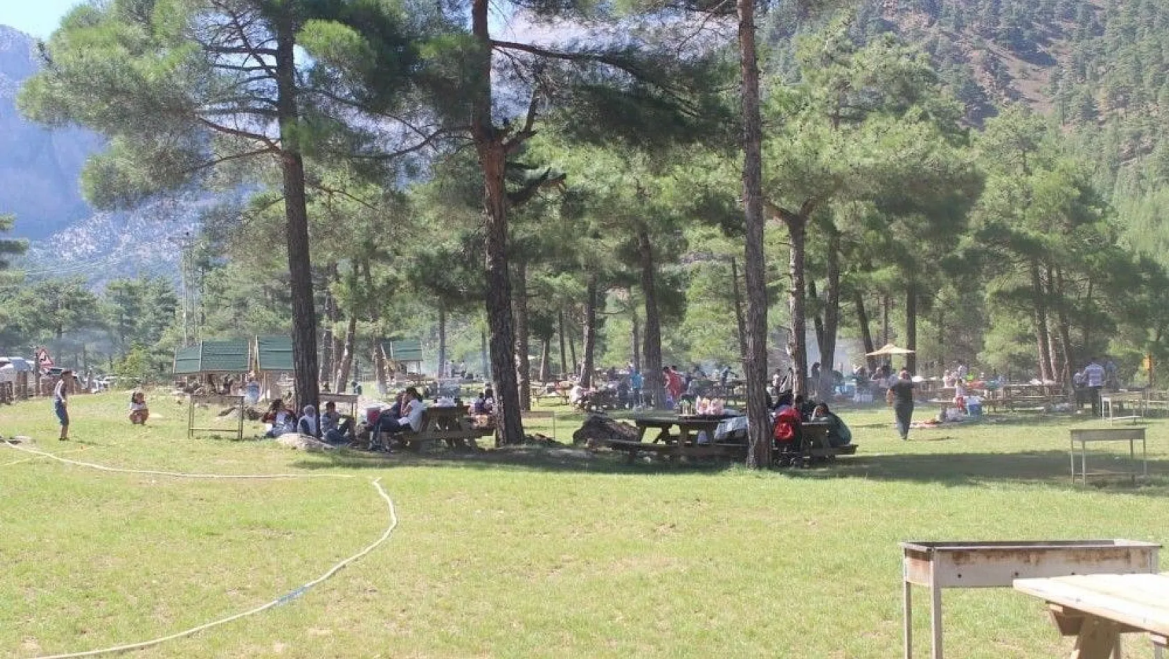 Yahyalı Milli Parklar ve Doğa Koruma Kapuzbaşı Piknik Alanı'na büyük ilgi
