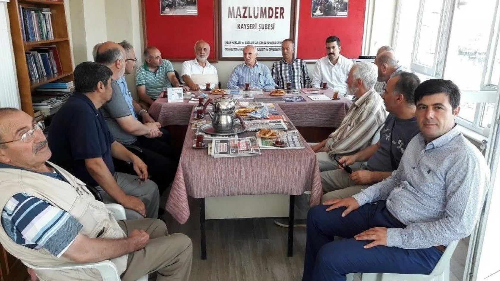 Yaşar Karayel'den Mazlum-Der'e ziyaret