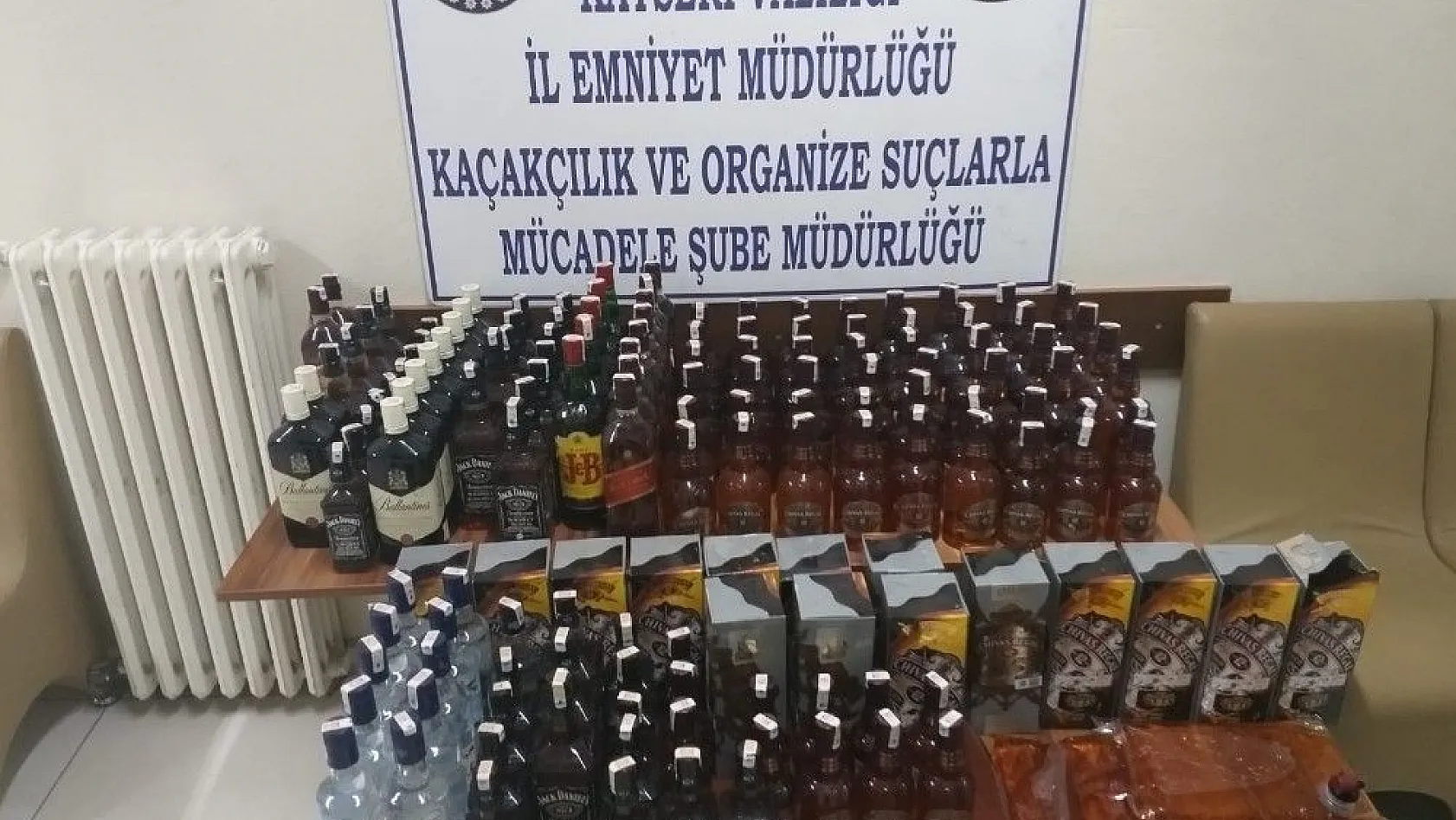 Yılbaşı öncesinde kaçak içki operasyonunda 145 şişe içki ele geçirildi