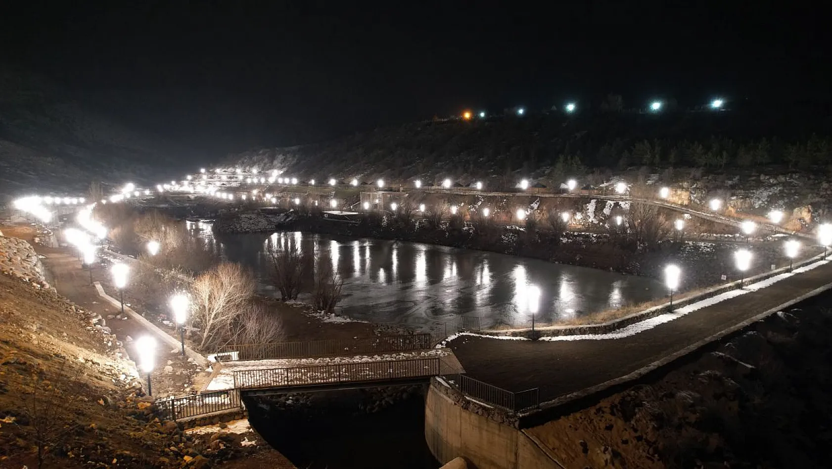 Zincidere 100. Yıl Mesire alanı Gece Işıl Işıl