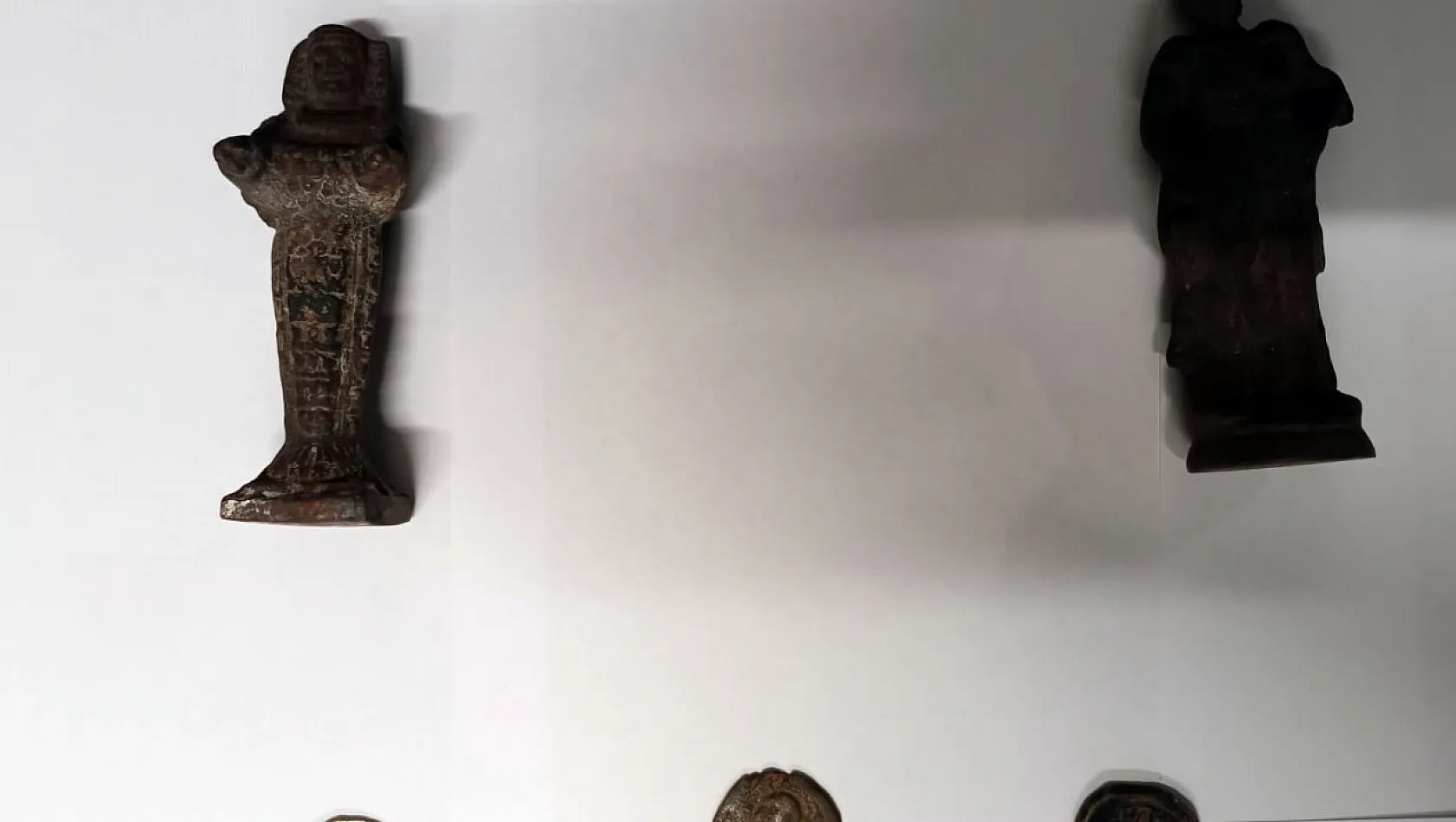 13. yüzyıla ait heykelleri 1 milyon dolara satamadan yakalandı