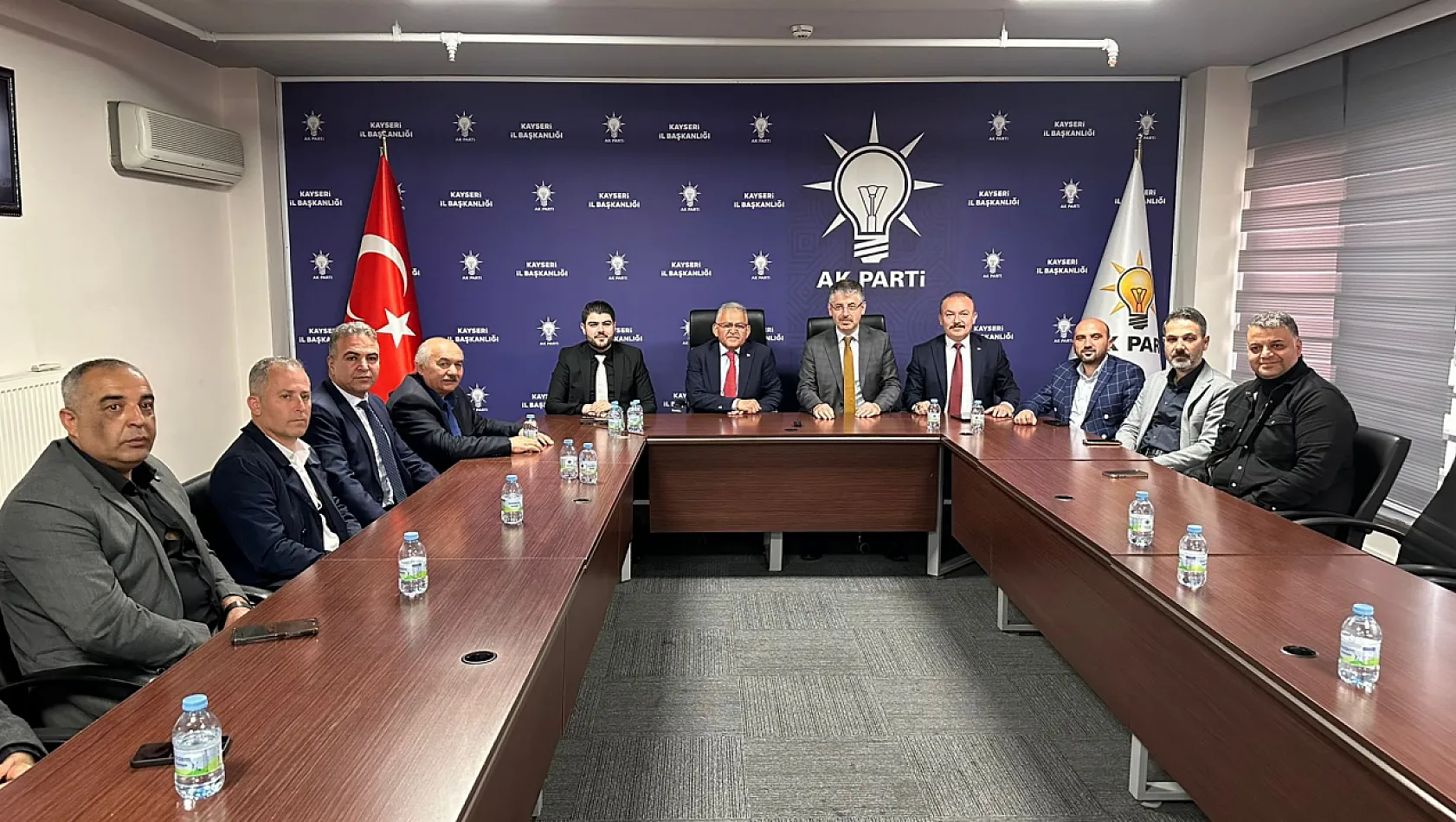 AK Parti Kayseri teşkilatı Erdoğan'la bayramlaştı