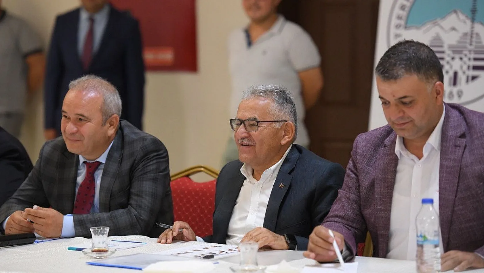 MHP'li Başkan, Muhtarları Büyükkılıç için şahit tuttu!