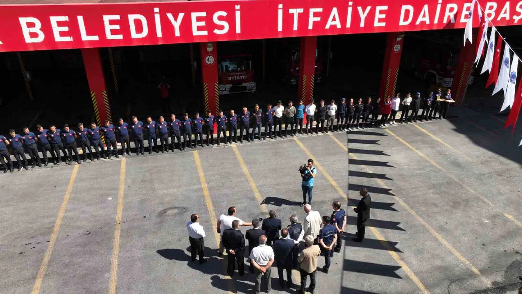 Başkan Büyükkılıç belediye personeliyle bayramlaştı!