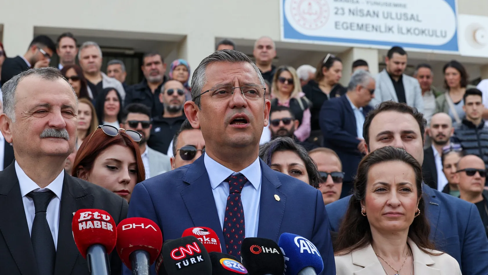CHP Genel Başkanı Özel'den açıklama geldi: Birazdan...