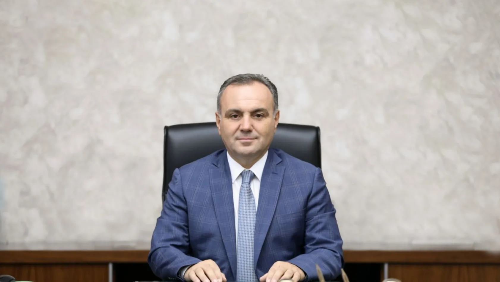 Değişim sürüyor! Erciyes Üniversitesi'nde 2 dekan ve genel sekreter değişti...