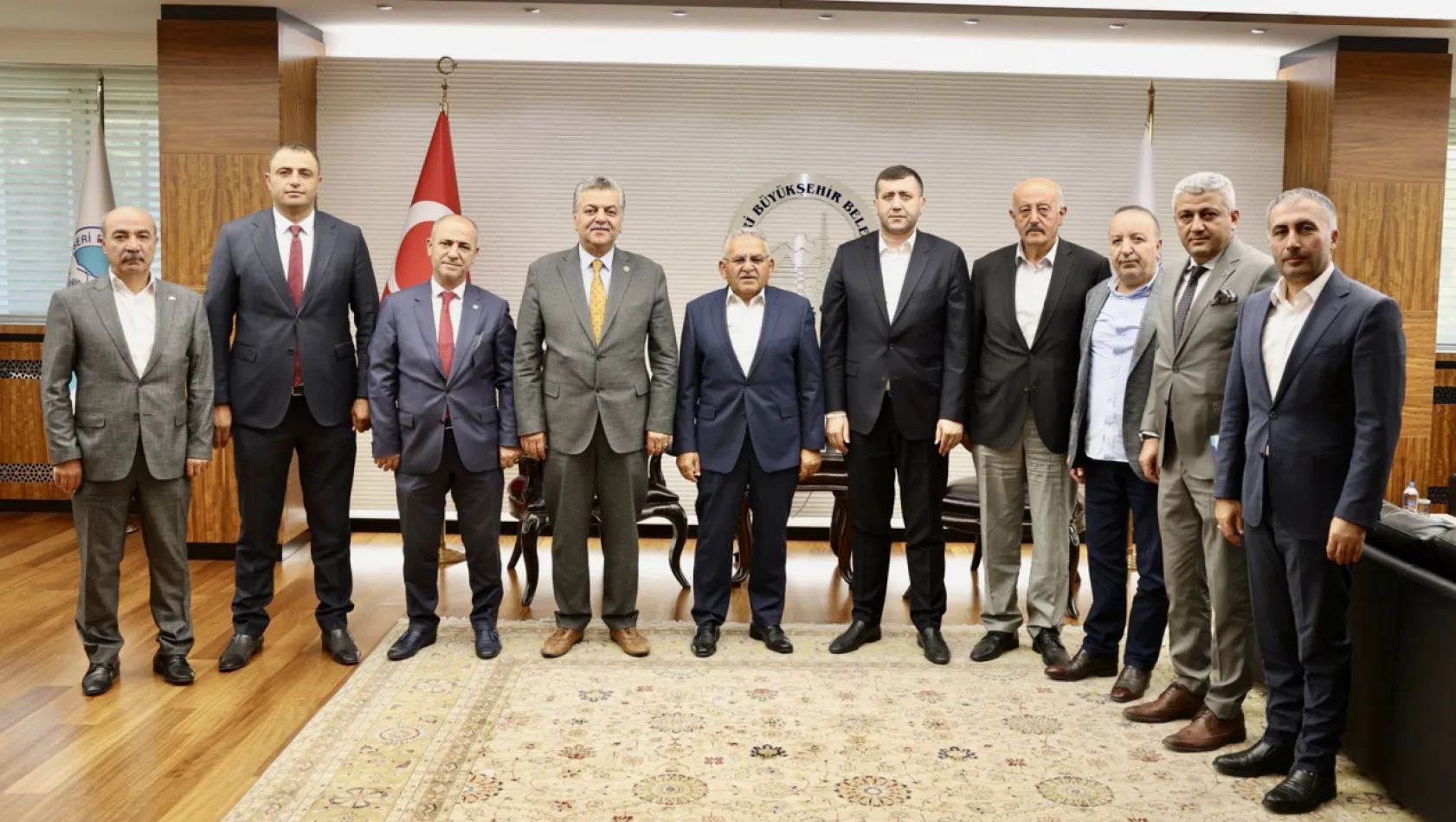 Ersoy'dan MHP'li Başkanlarla Büyükşehir'e çıkarma