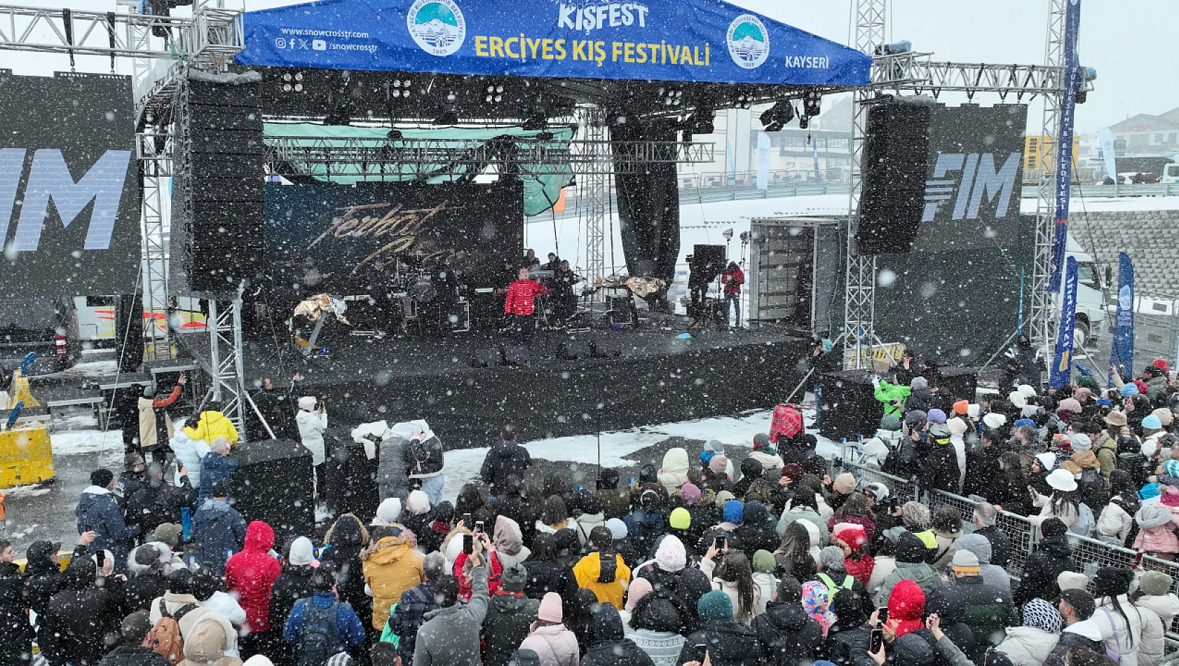 Ferhat Göçer kar kış dinlemedi - Kayseri Konser