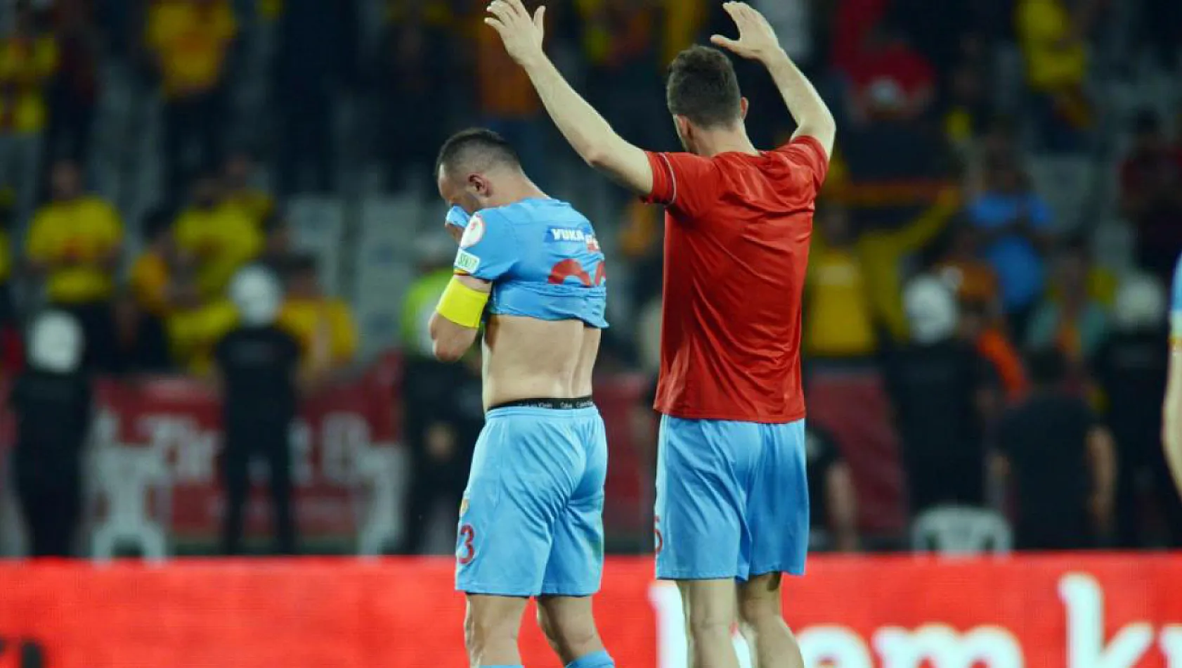 İlhan Parlak futbolu bıraktı - Kayserispor Haberleri