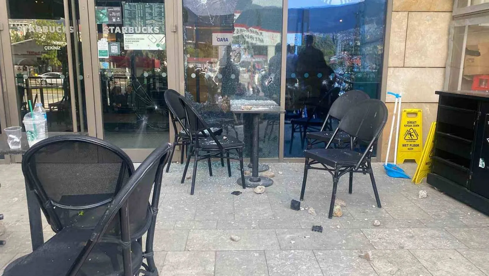 Starbucks'a saldırı: 1 yaralı