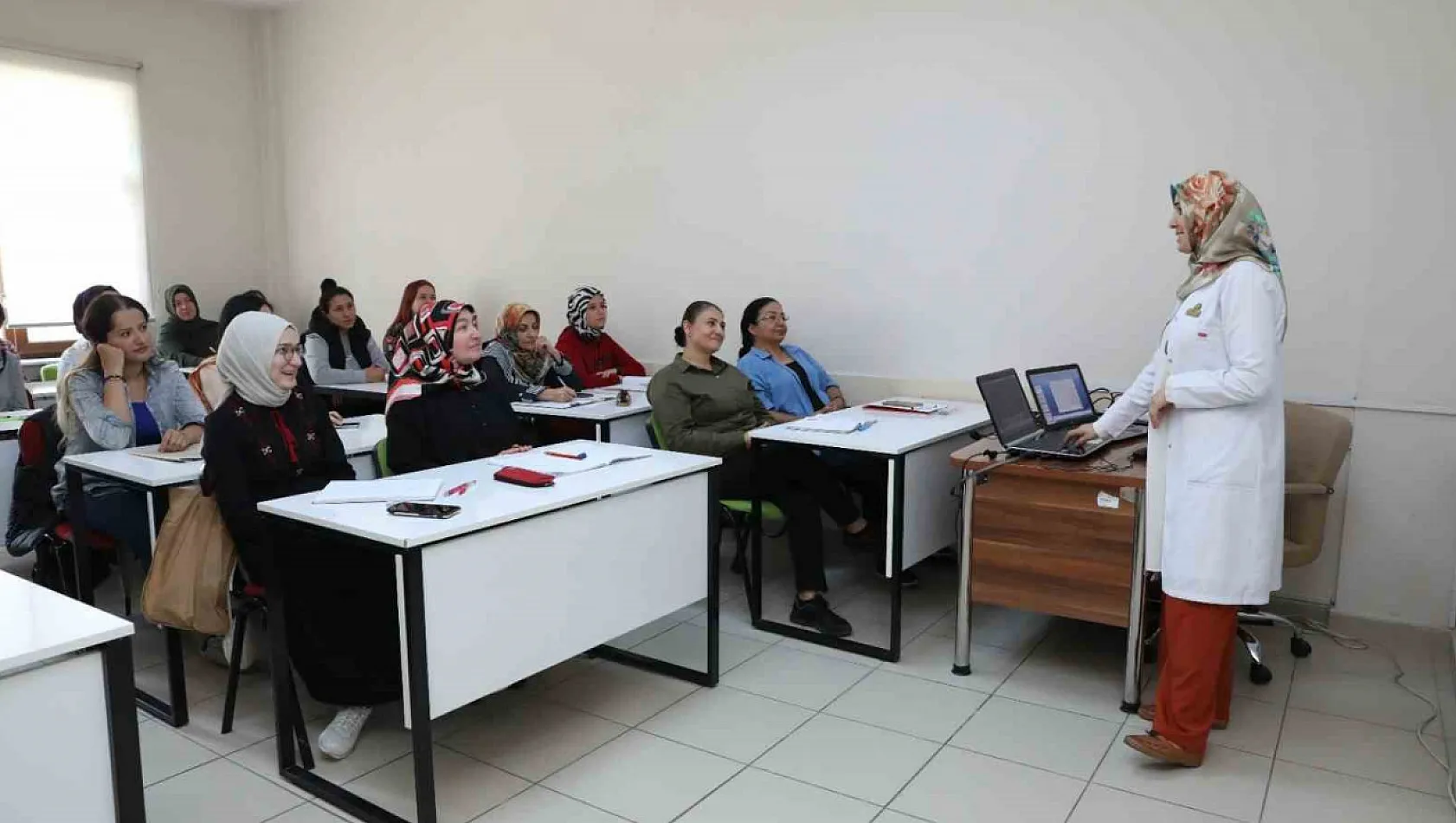 KAYMEK'ten Türk İşaret Dili sınavına hazırlık kursu!