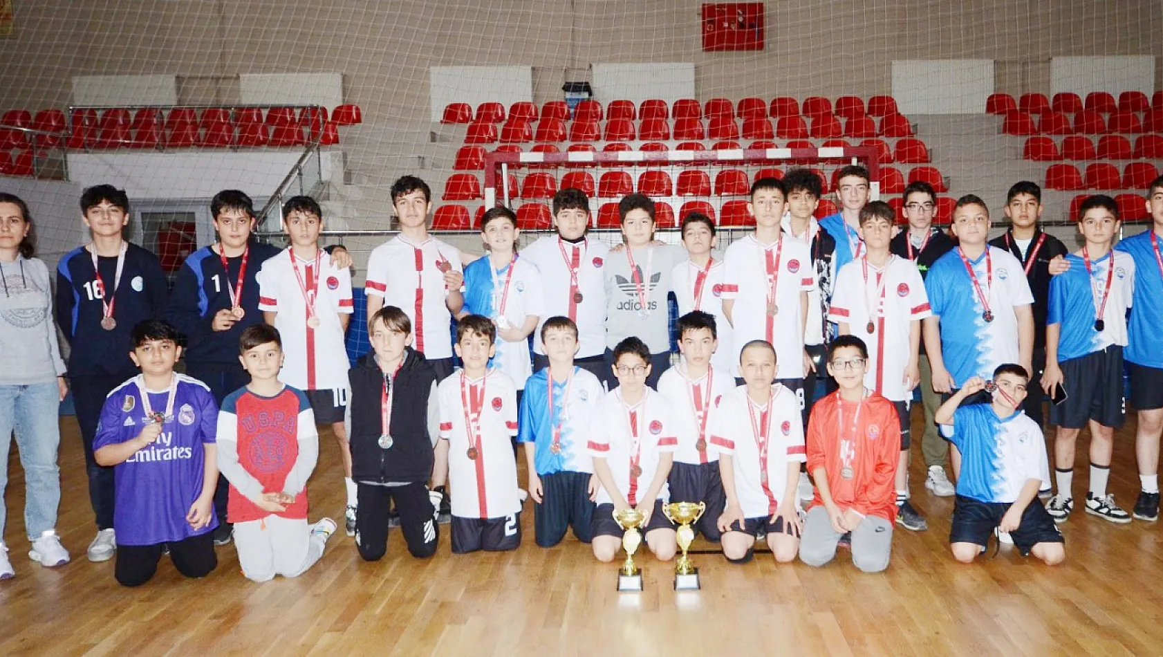 Kayseri'de Küçük Erkekler Hentbol şampiyonu belli oldu