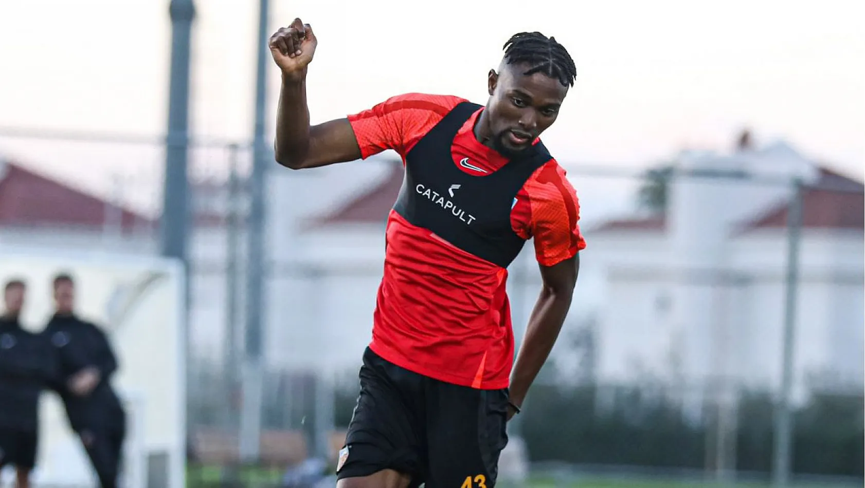 Kayserispor'un Antalya kampı başladı