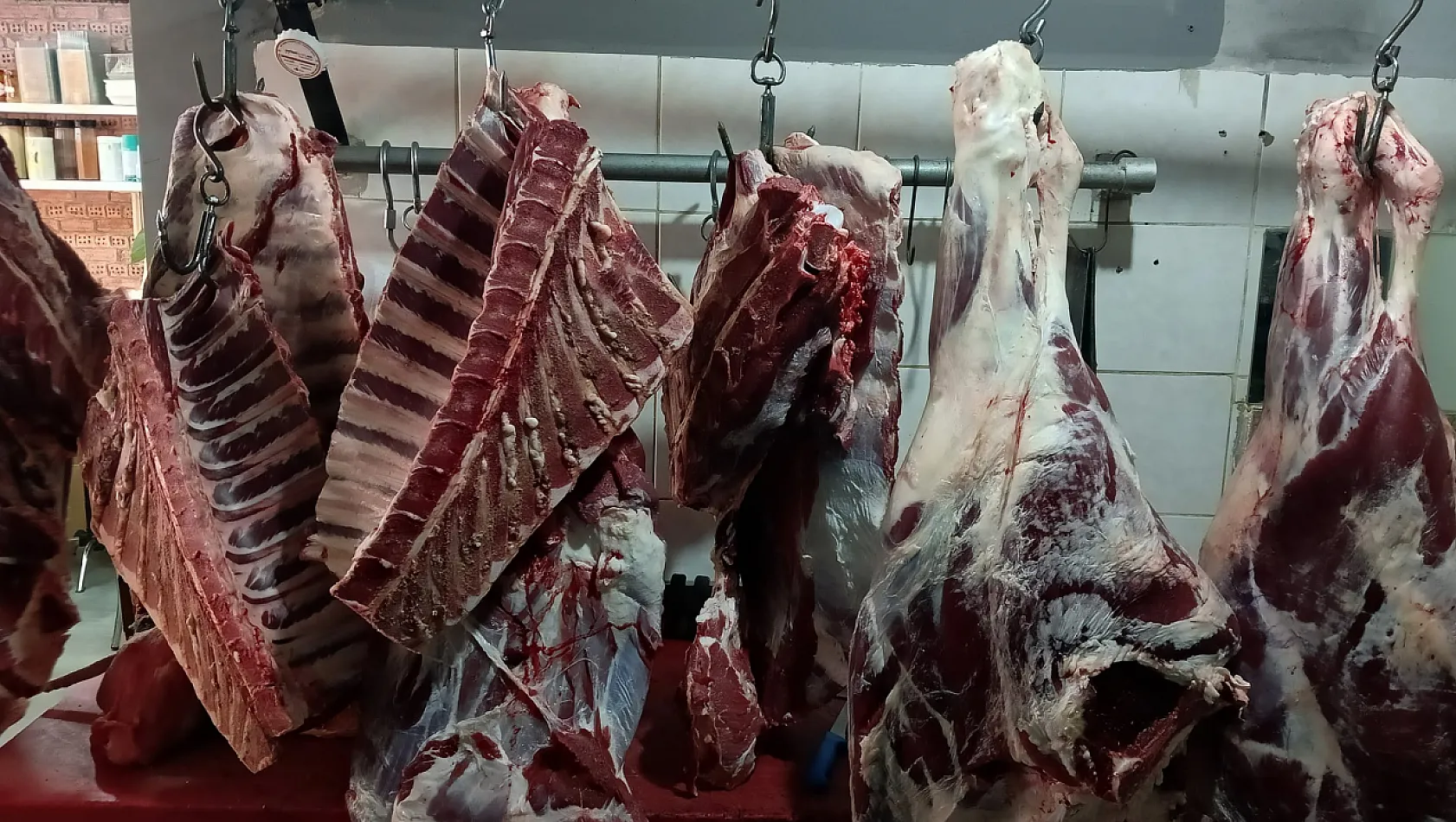 Şok iddia: İthal 57 tır et kime satıldı? Kayserili et firması ile ESK Genel Müdürü neden bir birine girdi?