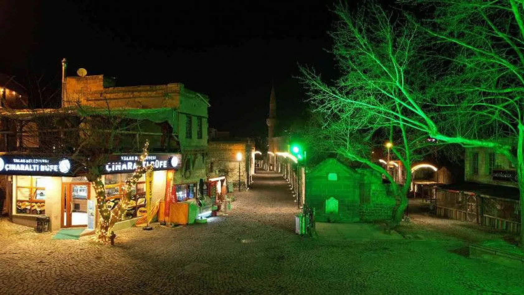 Talas'ın tarihi sokağı ışıl ışıl