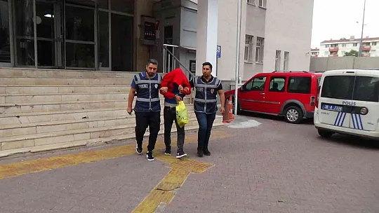 'Fuhuşa teşvik' suçundan aranıyordu! Yakalandı...