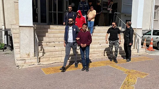 O kadın çatıdaki özel bölmede yakalandı