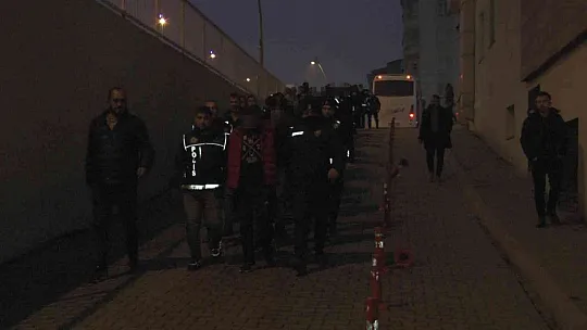 Zehir tacirleri adliyeye sevk edildi