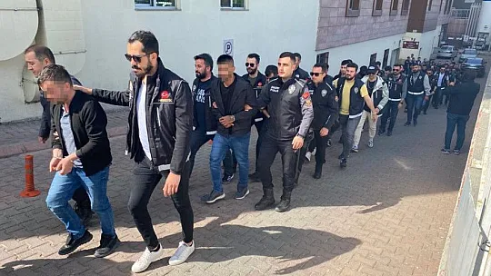 Adliyeye sevk edildiler...