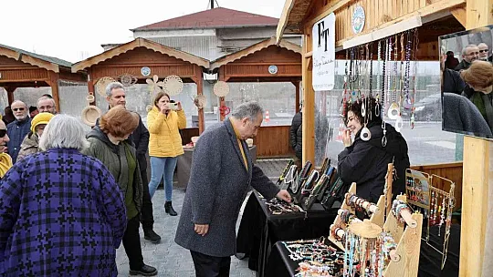 'Maharetli Eller' bir yaşında