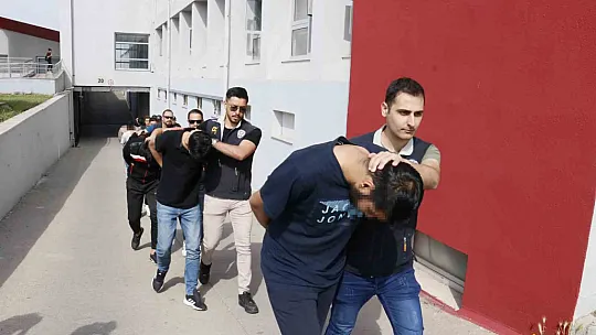 'Sazan Sarmalı' operasyonunda gözaltına alınan 11 kişi adliyeye sevk edildi