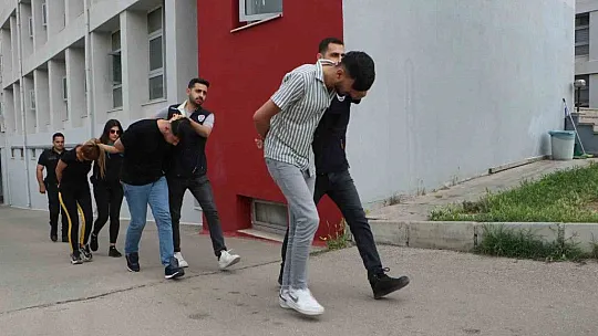 'Sazan sarmalı' yöntemiyle 1 milyon liralık vurgun: 7 tutuklama