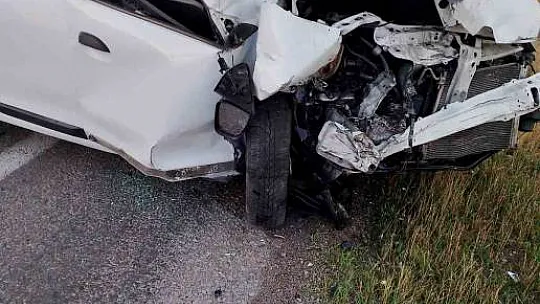 1 kişinin öldüğü, 4 kişinin yaralandığı feci kazanın görüntüleri ortaya çıktı