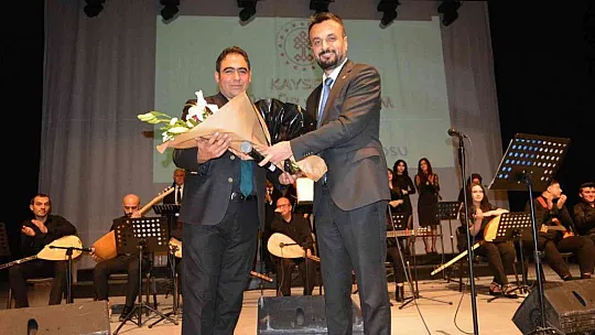 Konserde duygulandıran anlar...